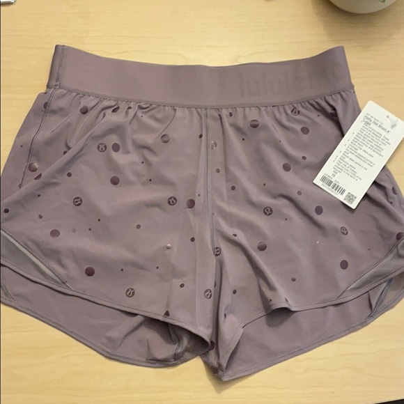 lululemon athletica Pants - 🍋Lululemon Hotty Hot Shorts Logo